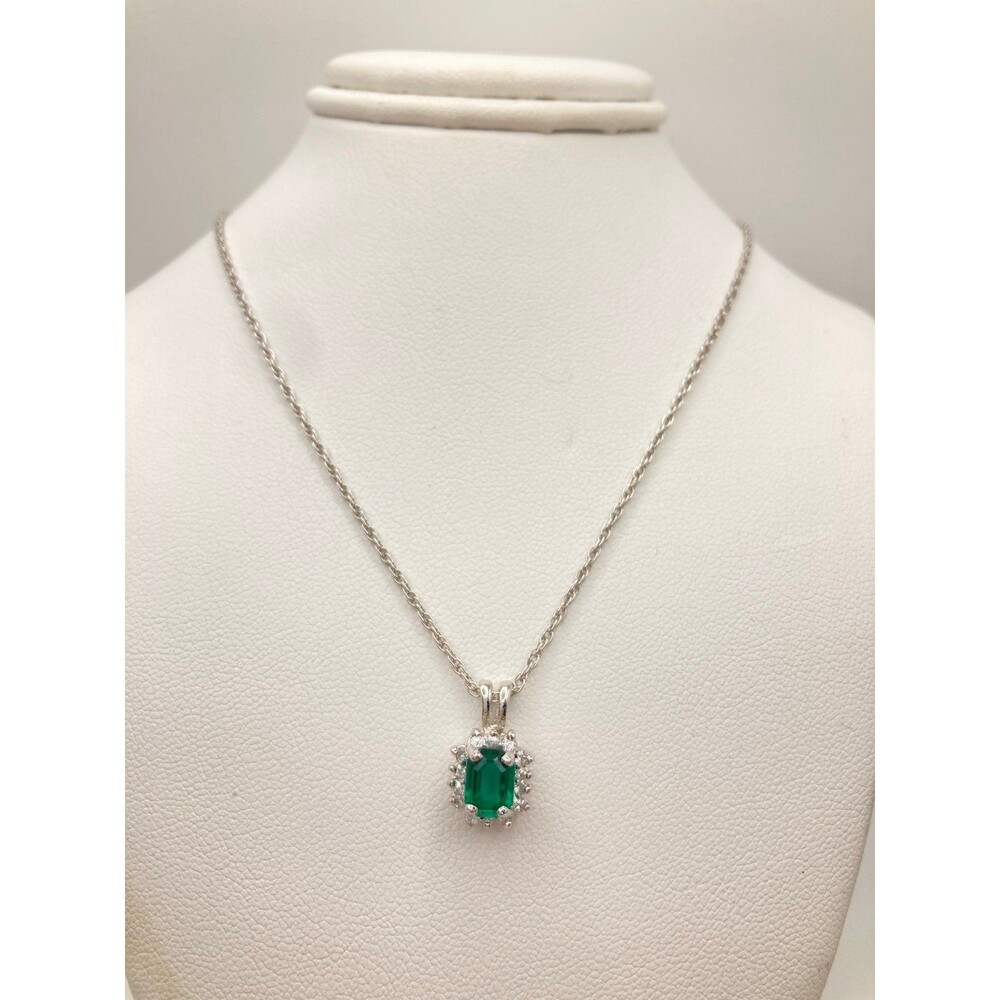 Vintage sterling silver emerald cut green glass pendant Necklace